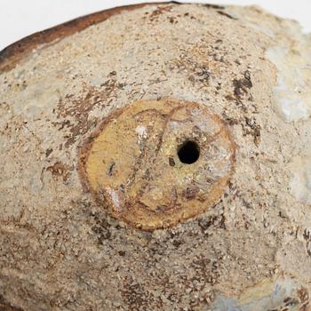 Tyra Lundgren, skulptur, fågelunge, chamotterat stengods.