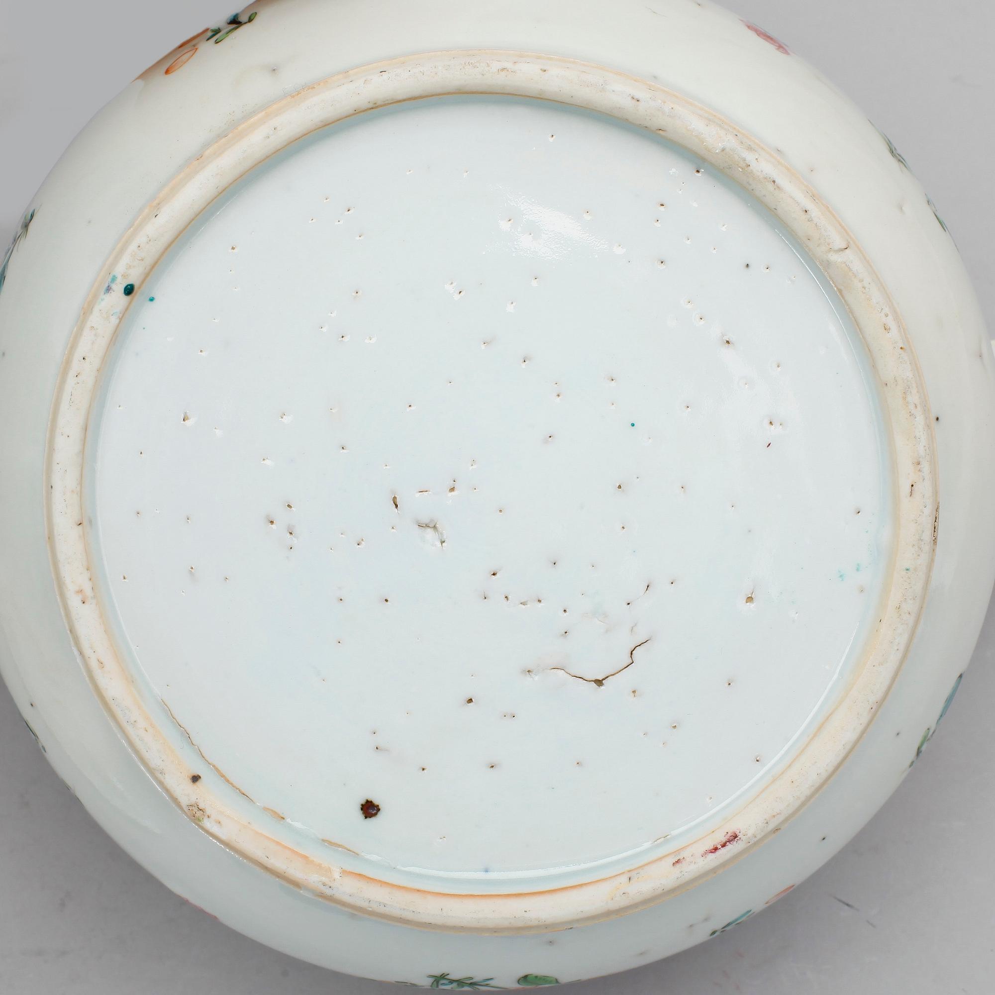 TERRIN med LOCK, porslin, Kina, Qianlong 1736-1795.