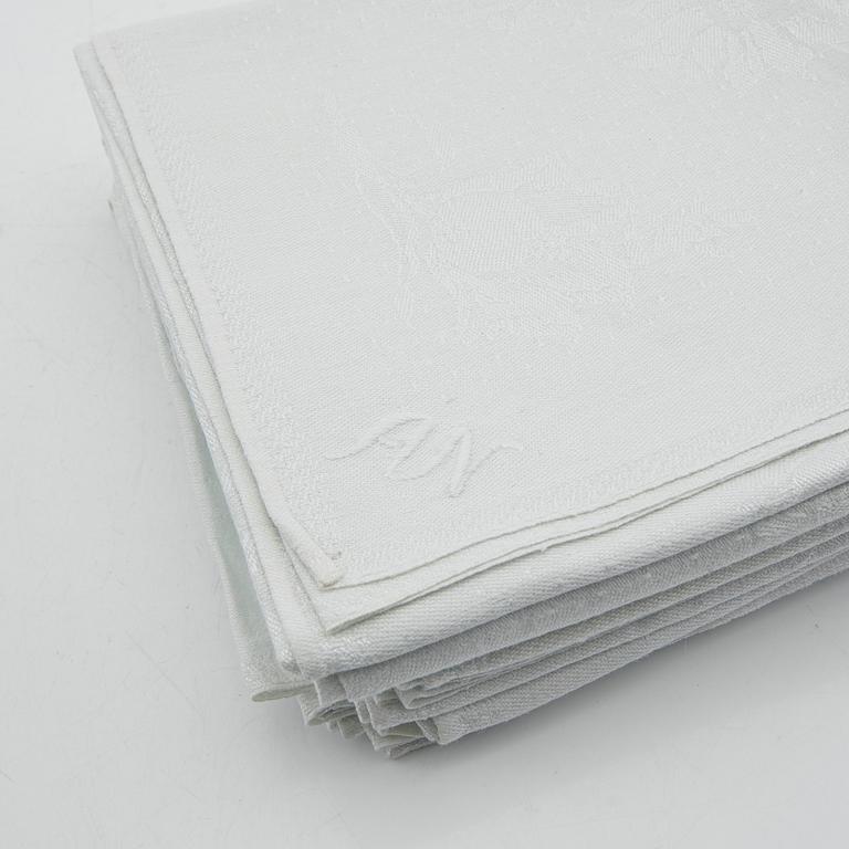 Napkins a total of 73 pcs damask various patterns first half of the 20th century.