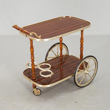 SERVERINGSVAGN, 1900-talets andra hand.