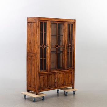 An app. 1900 viewing cabinet.