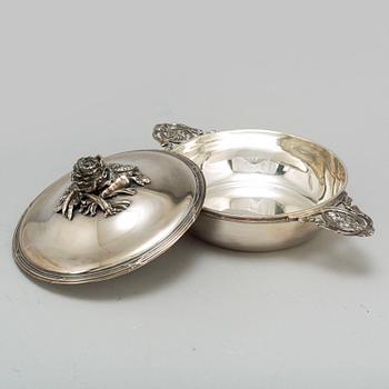 A French late 19th / early 20th century silver equelle and cover. Louis XVI-style.