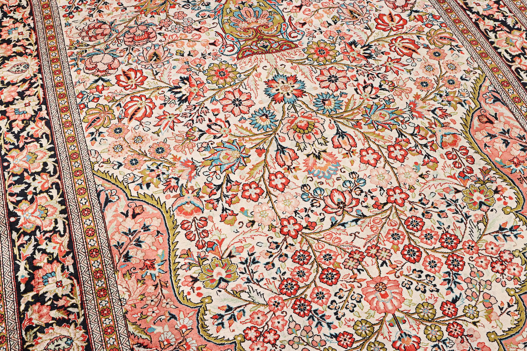 Matta, silke Ghom, ca. 182 x 122.