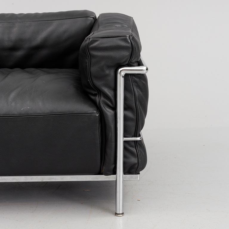 An 'LC3' easychair by Le Corbusier for Cassina.