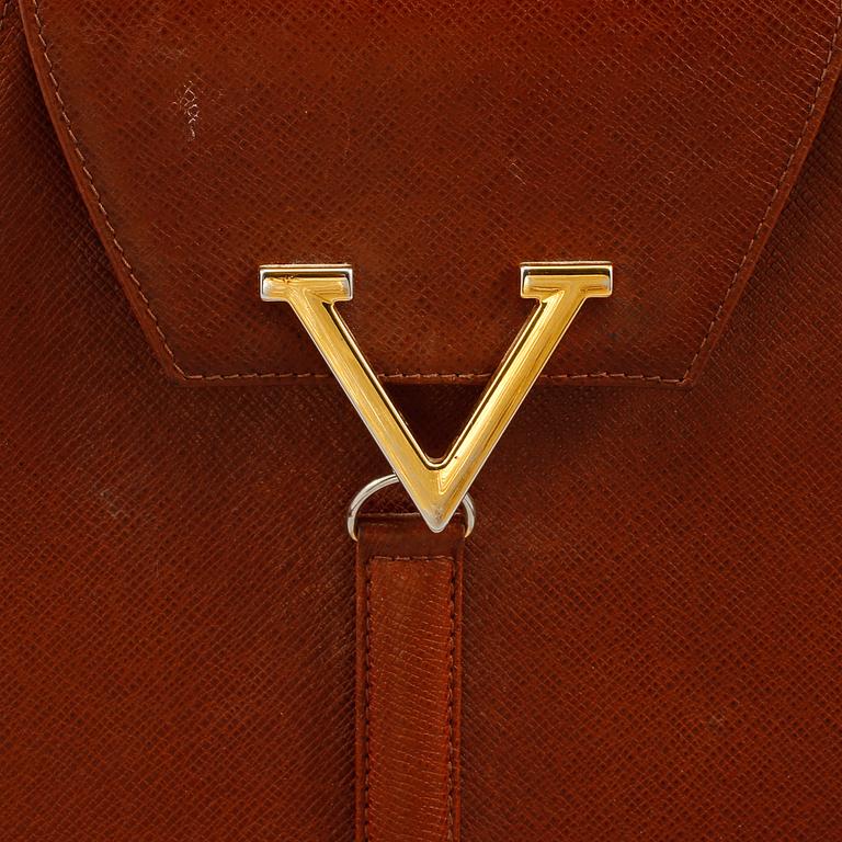VÄSKA, Valentino.
