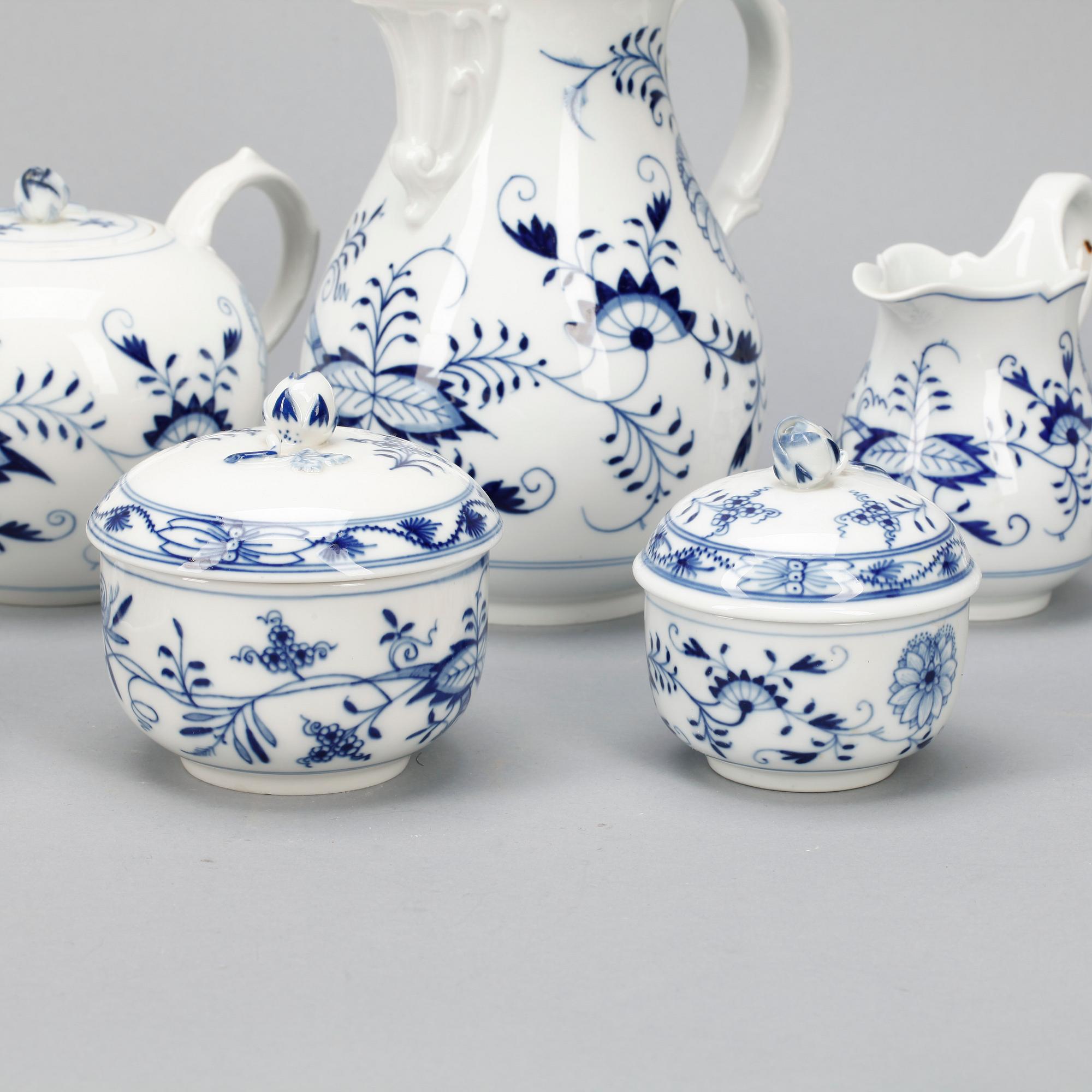 SERVISDELAR, porslin, ca 37 + 11 delar, Meissen, Tyskland 1900-tal.