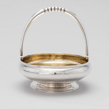 A SILVER BREADBASKET, St:Petersburg Mihail Isakov ca 1900, weight 880 g.