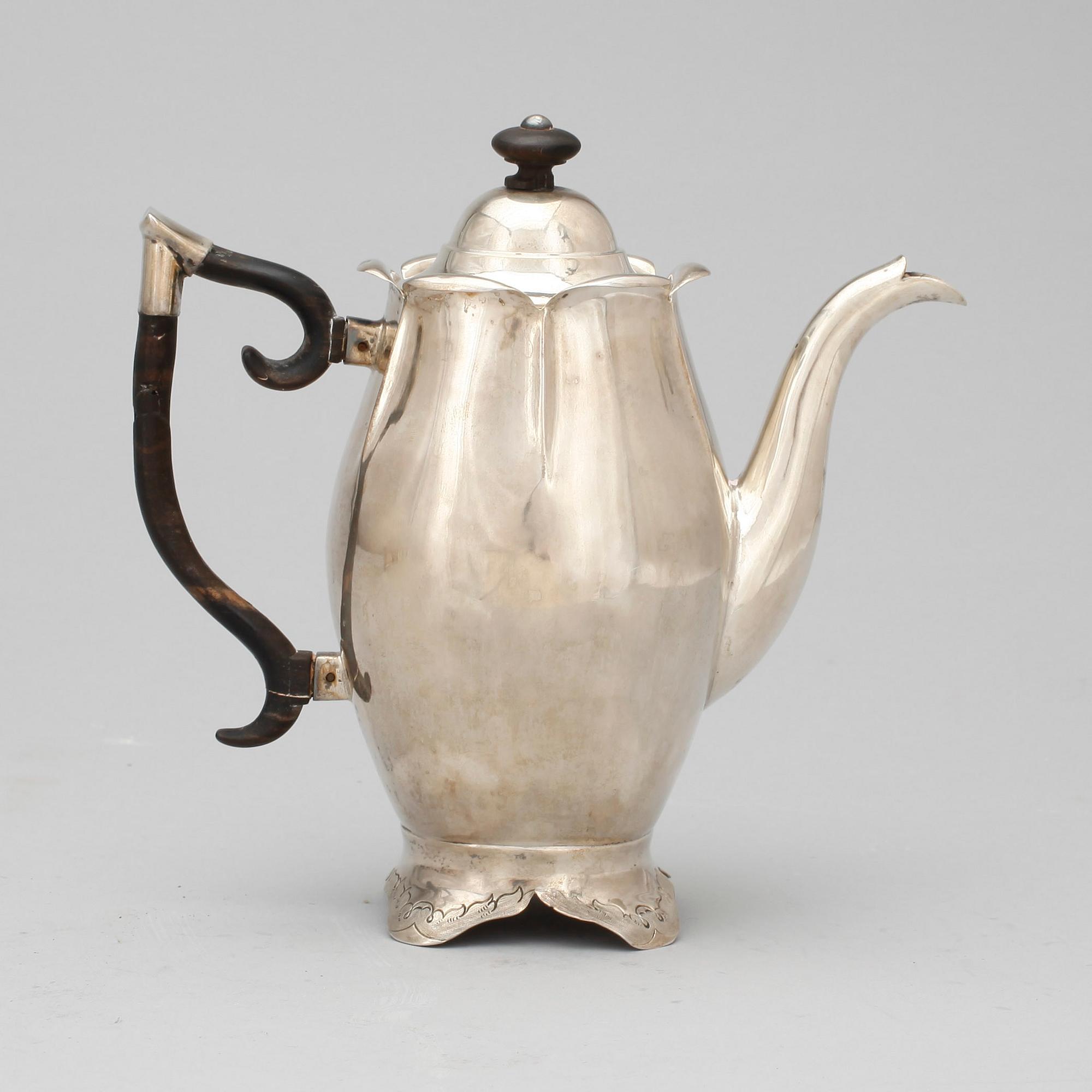 KAFFEKANNA, silver, Hans Georg Vogt, Kristianstad 1859-60. Vikt ca 228 gram.