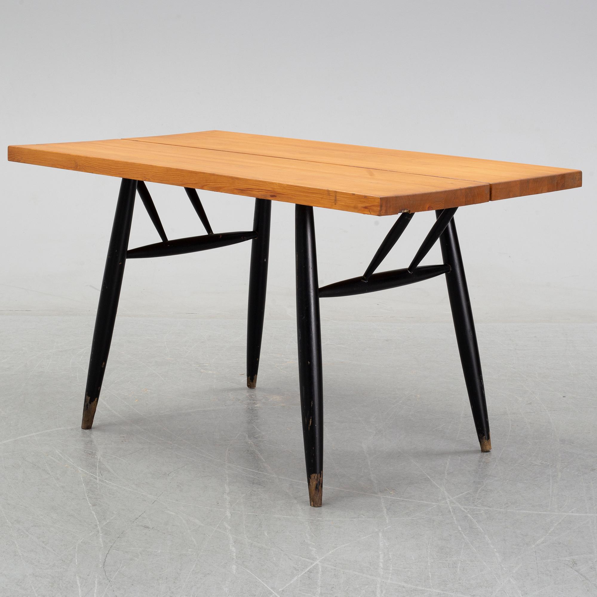 Ilmari Tapiovaara, a 'Pirkka' pine dine table, second half of the 20th Century.