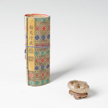 Penselbad soapstone, presentationsask för Hu Kaiwen med en målning signerad Lushu, sen Qingdynasti, 1900.