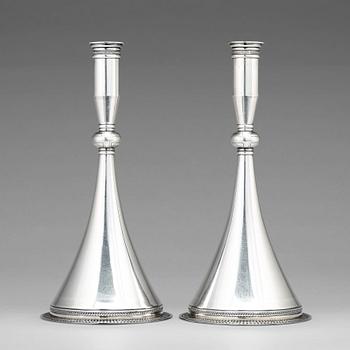 154. Wiwen Nilsson, a pair of sterling candlesticks, Lund 1948.