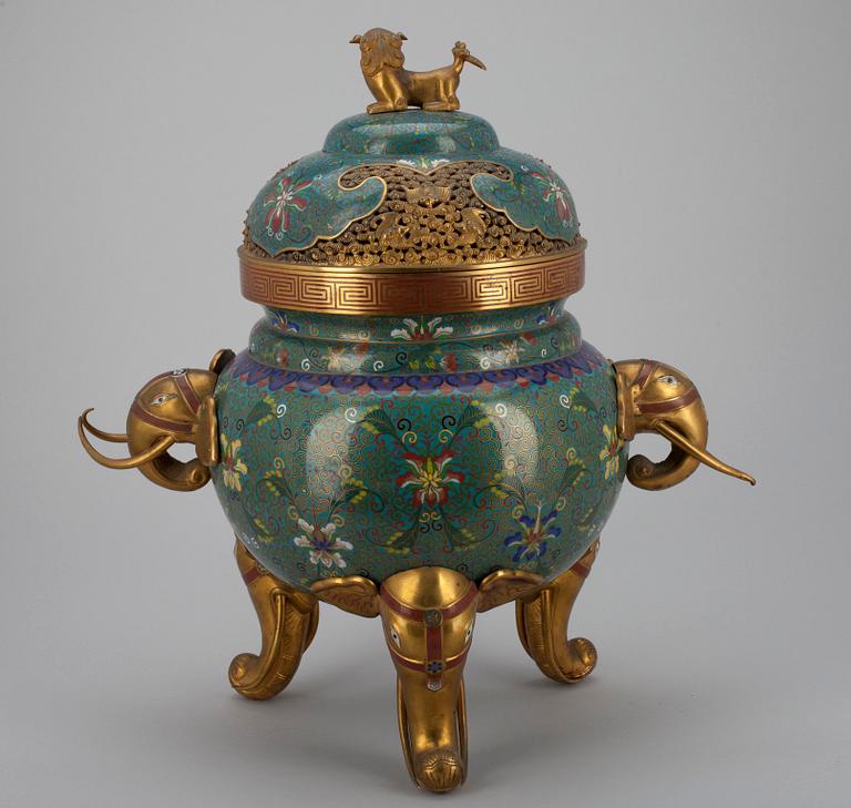 RÖKELSEBRÄNNARE, Cloisonné emalj, Kina 1910-1930, signerade Lao Tian Li.