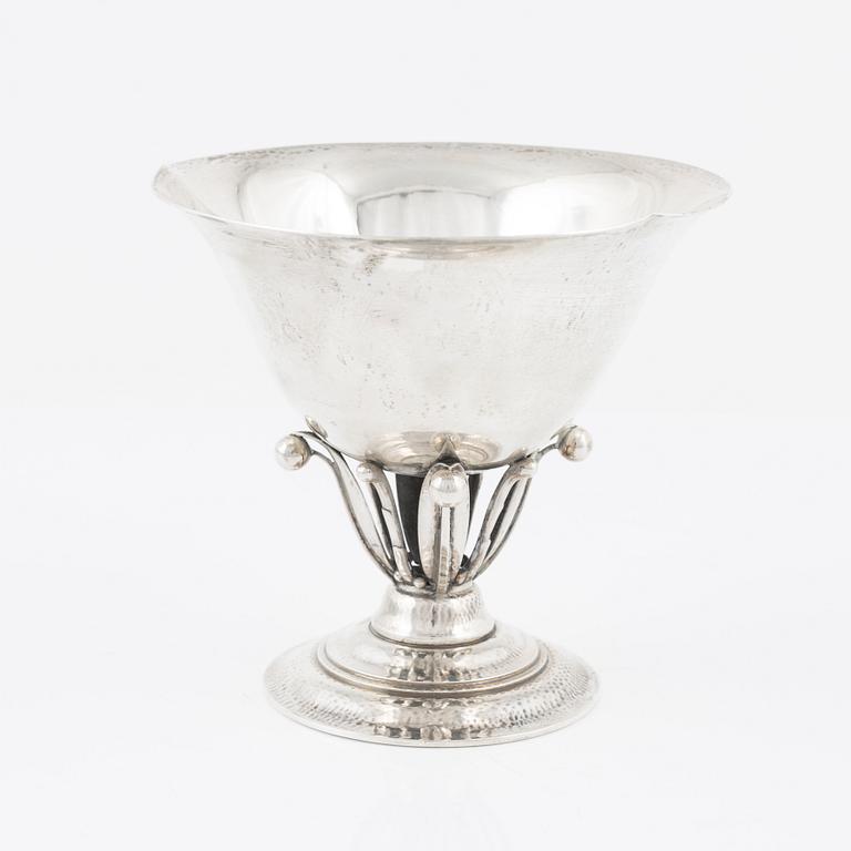 Johan Rohde, skål, sterling silver, modell 17B, Firma Georg Jensen, Köpenhamn 1925-32.