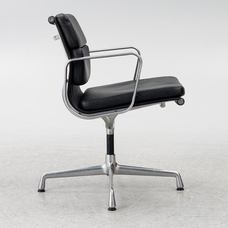 Charles & Ray Eames, Office chair, “EA208 Soft Pad Chair”, Vitra.