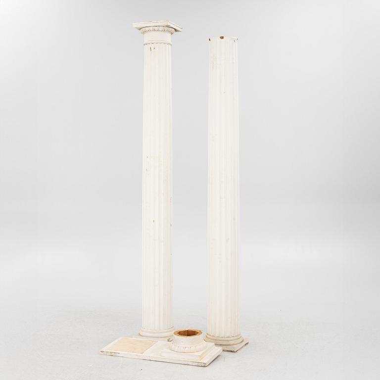 Pillars/columns, a pair, 20th century.