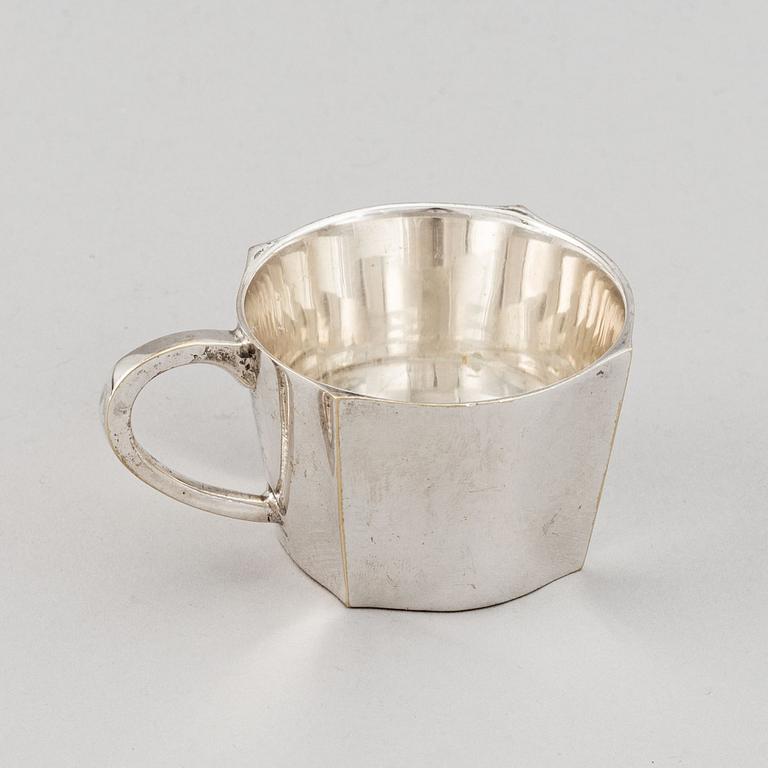 Sigvard Bernadotte, 24 pieces silver plate cocktail glasses, cups and mugs, GAB, Gense, Sweden.