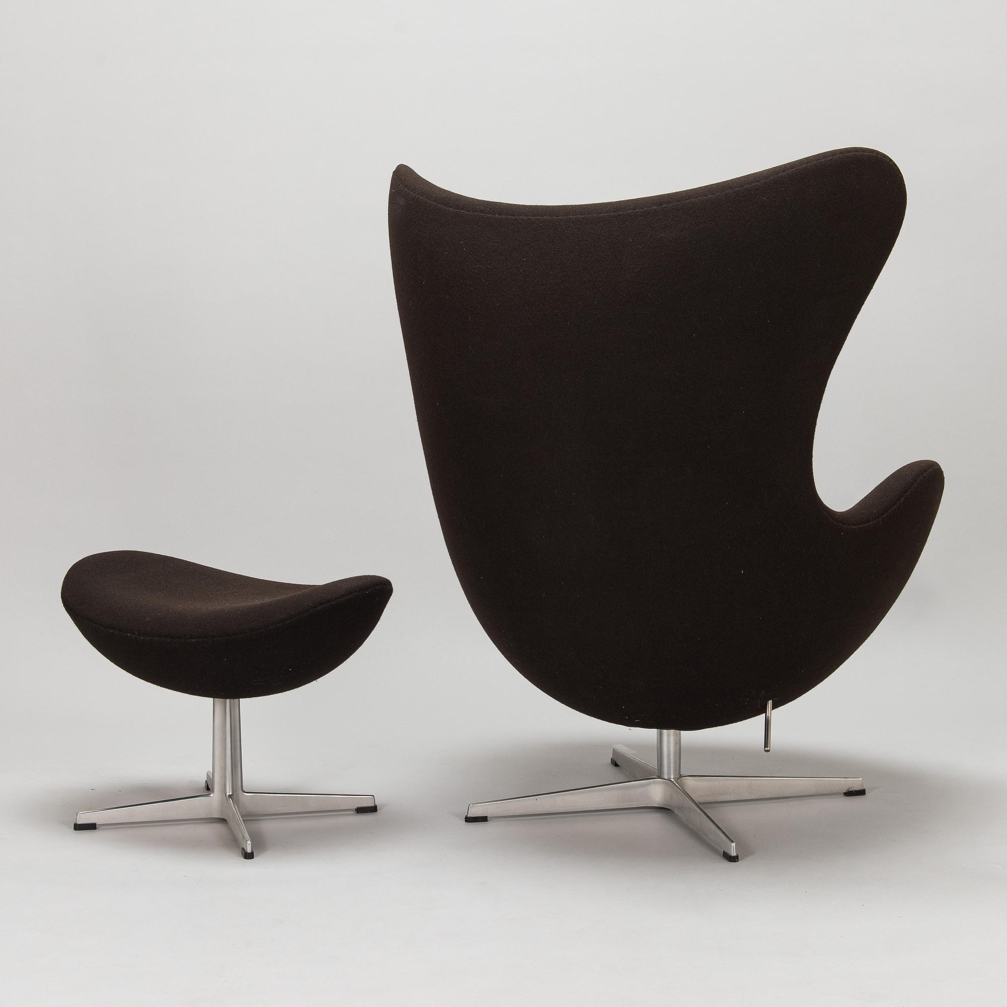 Arne Jacobsen, Nojatuoli ja rahi "Ägget" Fritz Hansen 2011.