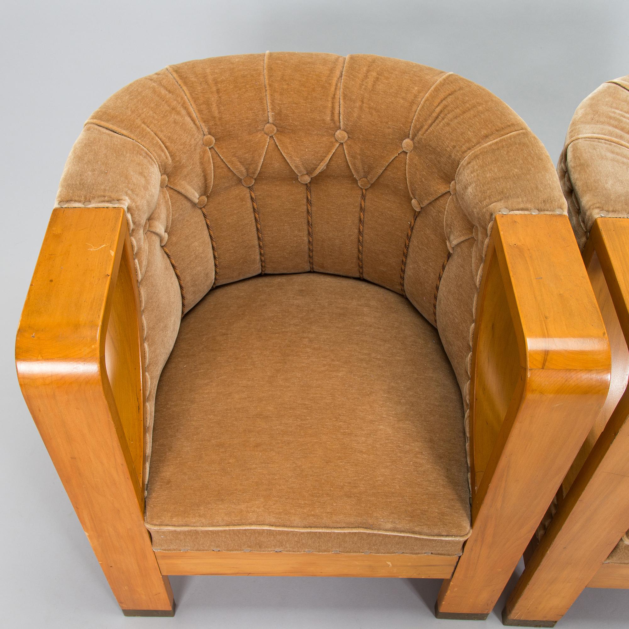 Adolf Koskinen, a pair of armchairs, manufactured by Elias Hollo Puunjalostustehdas, Finland, 1920s.