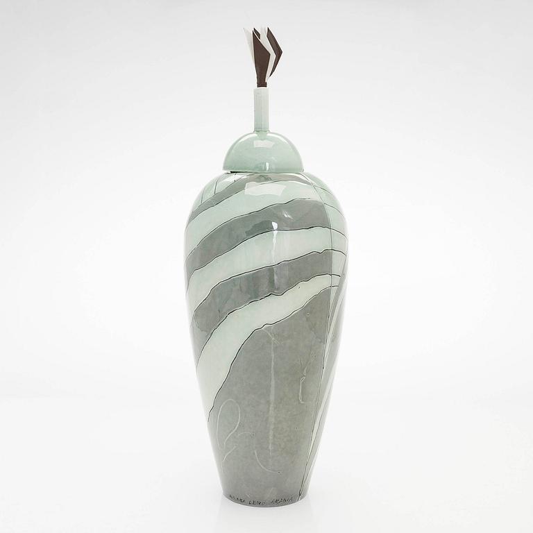 Inkeri Leivo, urna med lock, keramik, signerad Inkeri Leivo Arabia.