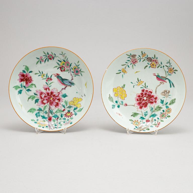 A pair of famille rose dishes, Qing dynasty, 18th Century.