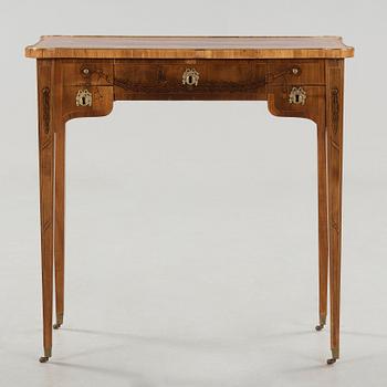 A Gustavian late 18th century sewing table by Jonas Hultsten .