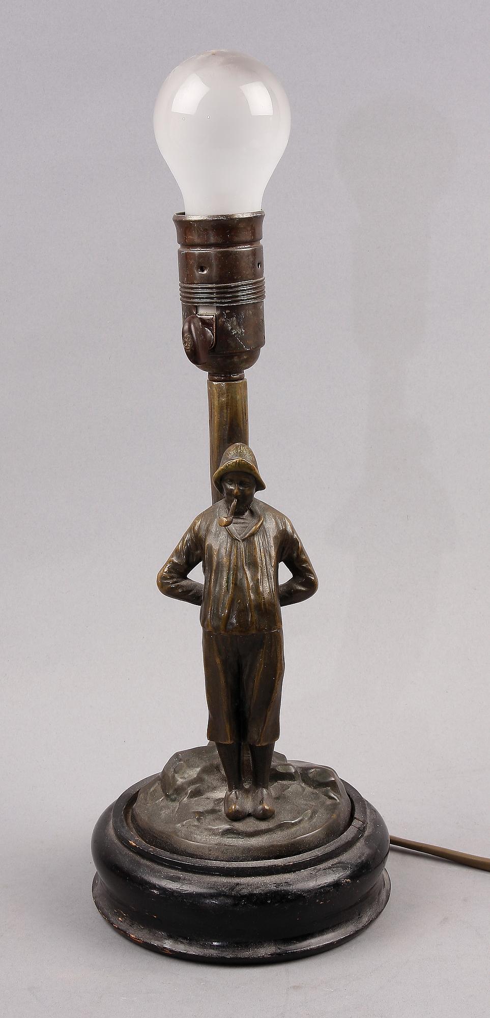 BORDSLAMPA, mässing, 1900-talets första hälft.