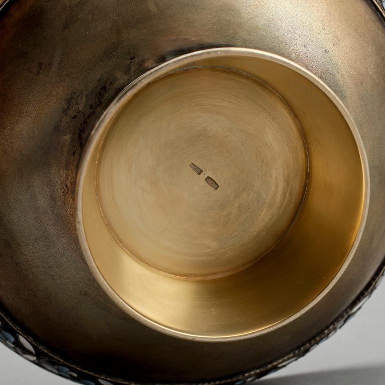 SKÅL, silver, Ryssland, 1900-tal. Totalvikt ca 129 gram.