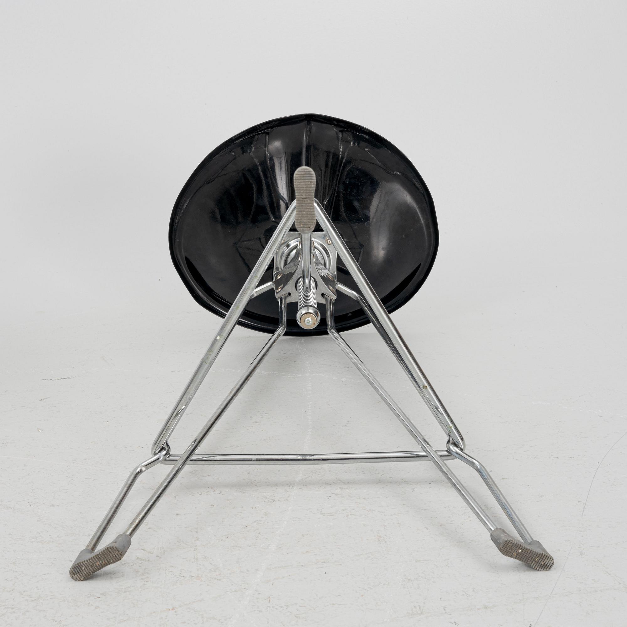 Yasu Sasamoto, a set of four 'Dulton stools' from Dulton Co, later part of the 20th Century.