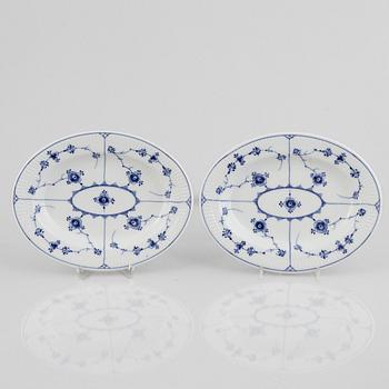 Four porcelain serving dishes and a fish platter, half-lace "Musselmalet", Royal Copenhagen, Denmark, 1894-1923.