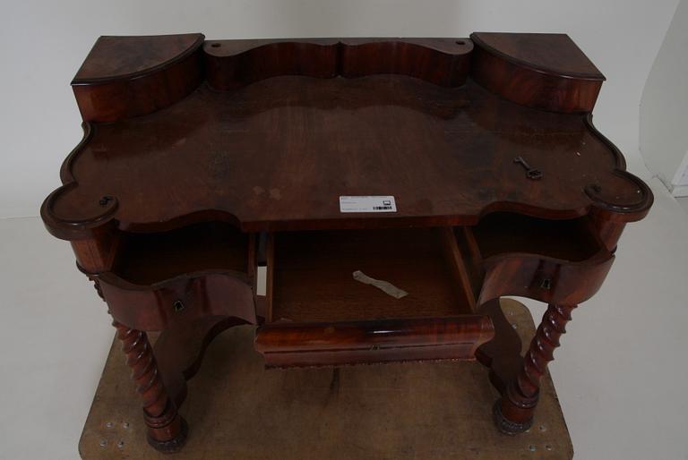 TOILETTEBORD, 1800-talets slut.