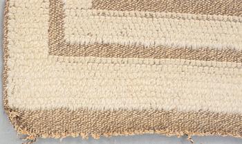 matto, knotted pile in relief, ca 187,5-189,5 x 96,5-100 cm, signed and dated S.K.L.H. 1945 at the back.