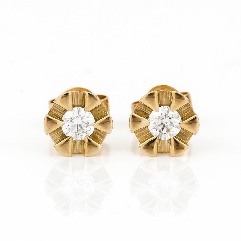 ÖRHÄNGEN, ett par, 18K guld med briljantslipade diamanter tot ca 0,36 ct. Total vikt ca 3,40 g.
