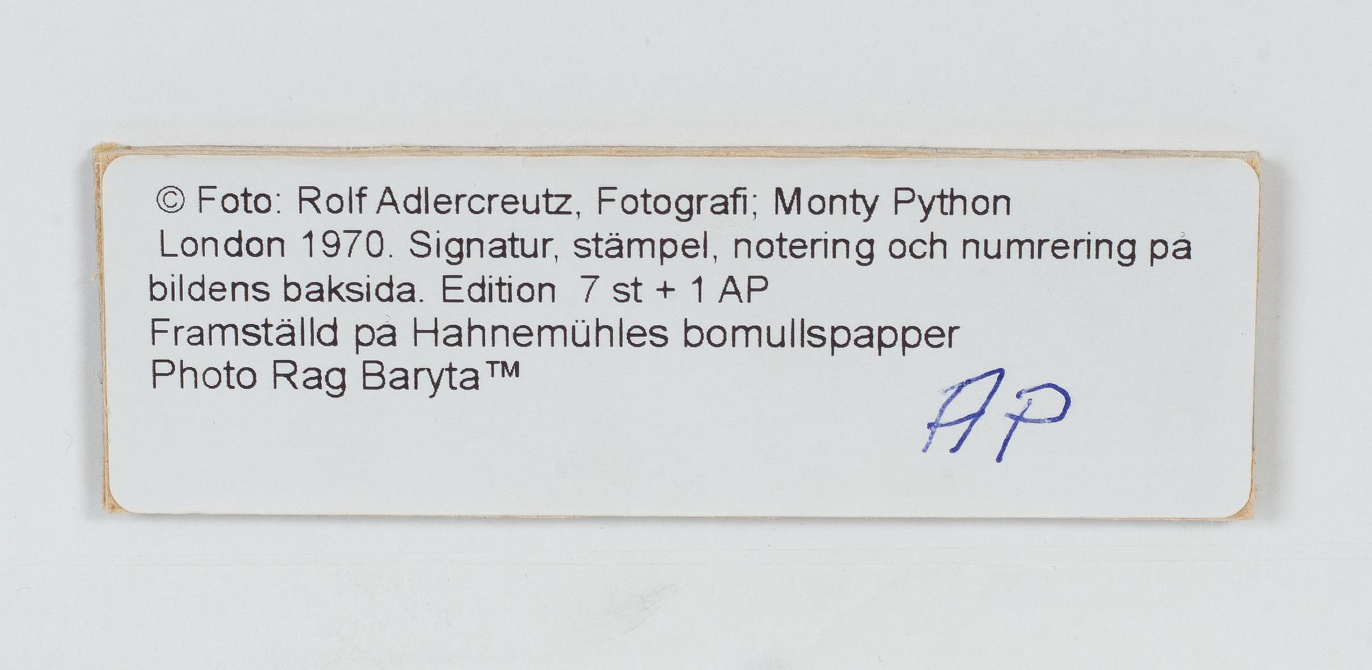 Rolf Adlercreutz, Fotografi Monty Python 1970, signerad a tergo.