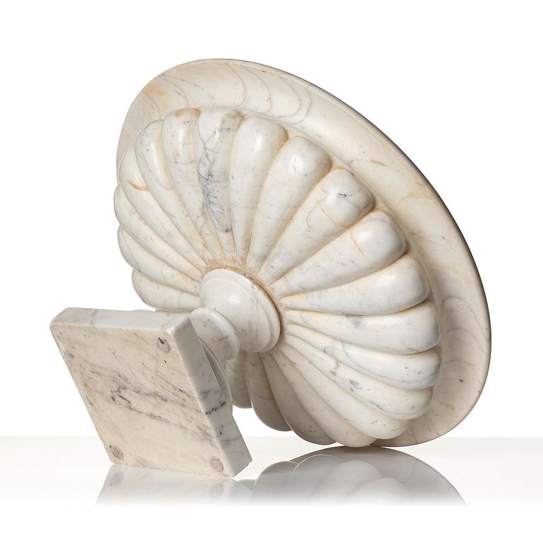 An Italian carrara marble tazza, 19th century.