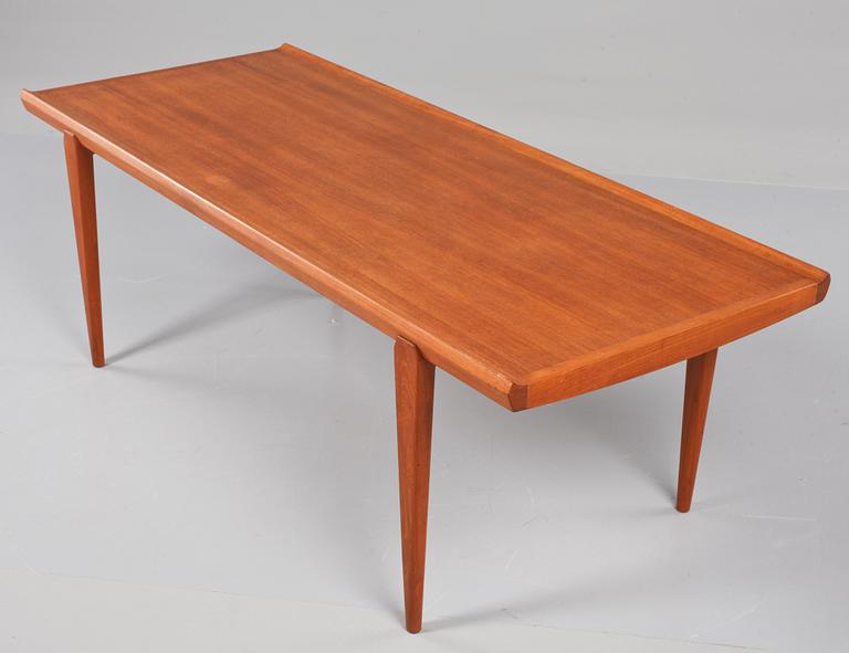 SOFFBORD, omkring 1900-talets mitt.