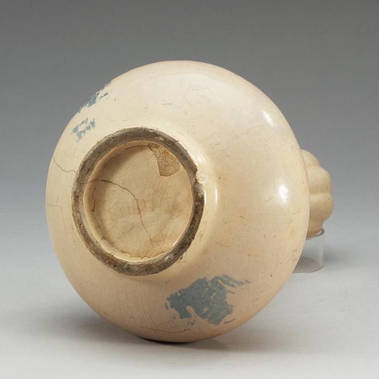 A white glazed vase, Qing dynasty, 17/18th Century.