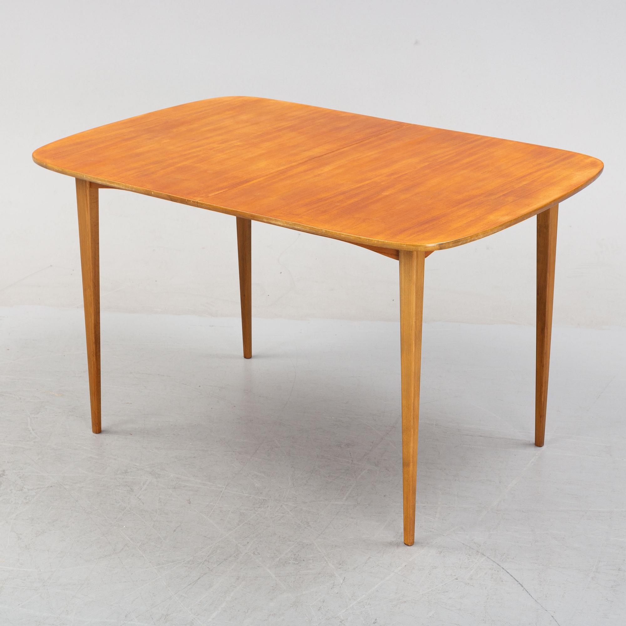 A 1960's dining table. - Bukowskis