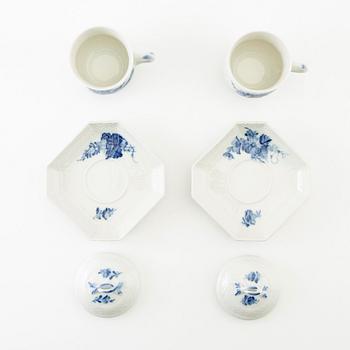 Cream cups with saucer and lid, 1 pair "Blue Flower" Royal Copenhagen Denmark porcelain.