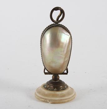 PARFYMGÖMMA, pärlemor, metall och marmor.