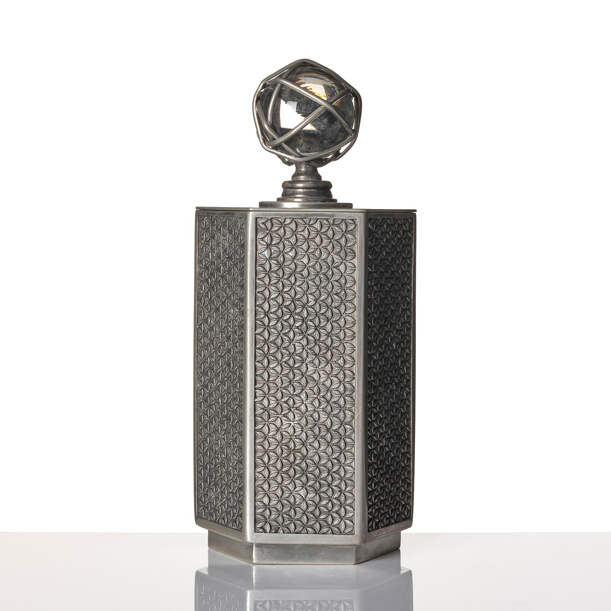 Firma Svenskt Tenn, a lidded pewter jar model "A 2265", Firma Svenskt Tenn, Stockholm 1977.