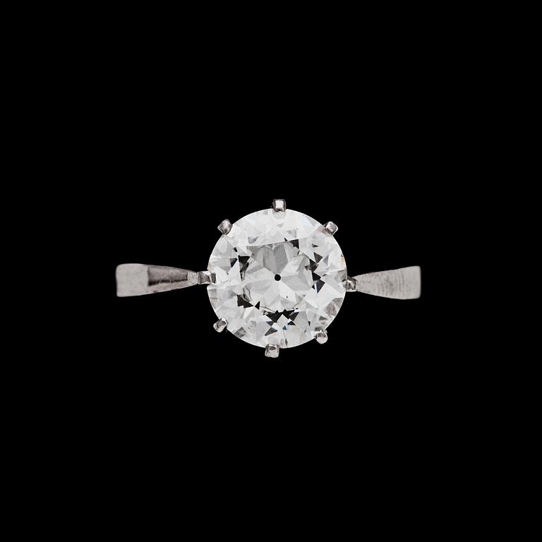 An old cut diamond ring, app. 1.75 cts.