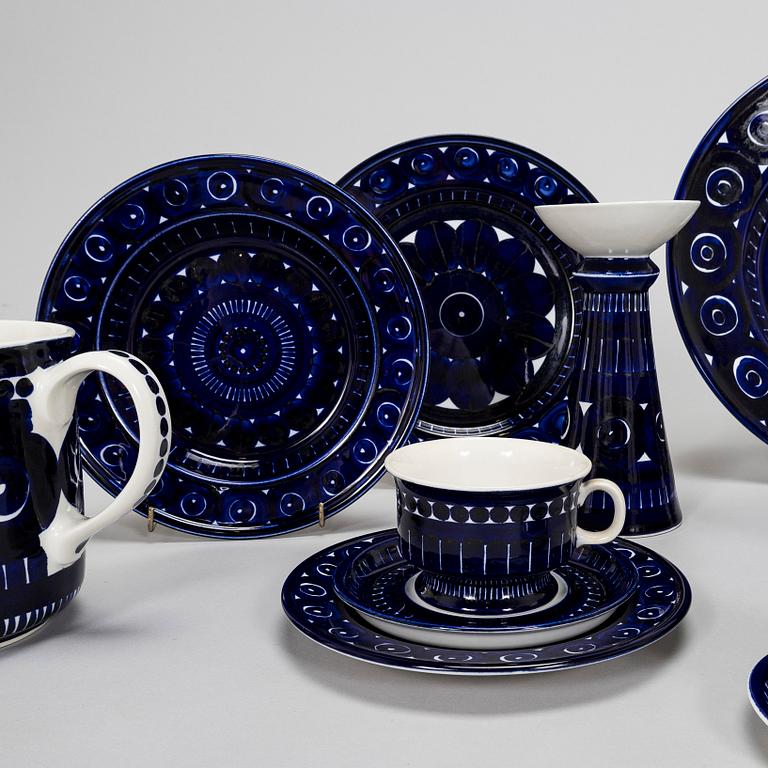 Ulla Procopé, a 86-piece 'Valencia' porcelain tableware set for Arabia.