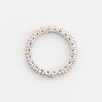 Alliansring med briljantslipade diamanter, med cert HRD.