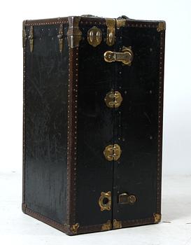 RESEGARDEROB, brickmärkt Garson Pirie Scott & Co, Chicago, USA, 1900-talets första kvartal.