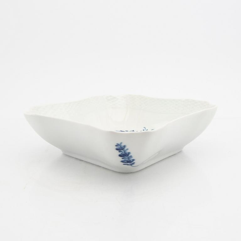 Service 68 dlr "Blå Blomst" Royal Copenhagen Denmark porcelain 1967-1991.