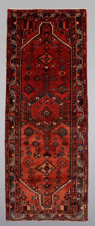 MATTA, Hamadan, ca 291 x 110 cm.