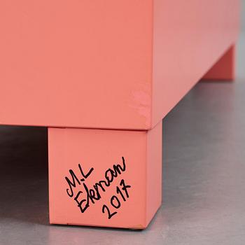 Marie-Louise Ekman, bänk/soffa, utförd till Marie-Louise Ekmans utställning på Moderna Museet, Stockholm 2017.