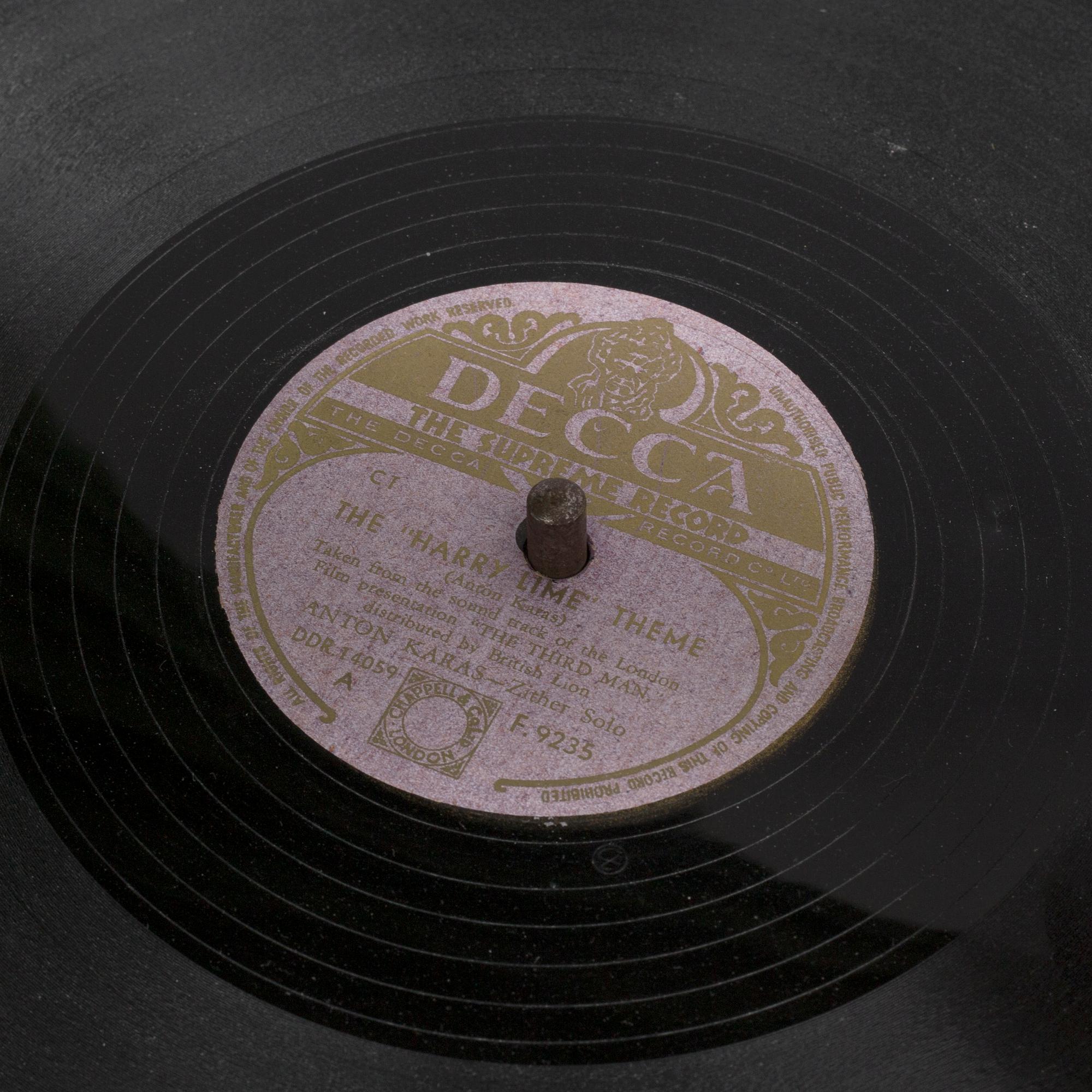 An early 20th century Audofon horn gramophone.