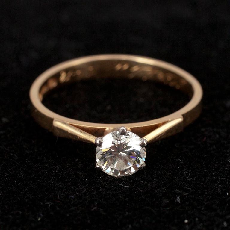 RING, 18K guld med diamant 0,61 ct. VS2. Vikt 2,7g.