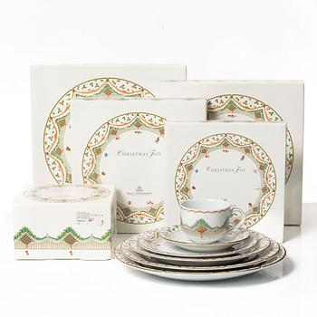 Royal Copenhagen, a porcelain dinner service, "Christmas Joy" (68 pieces).